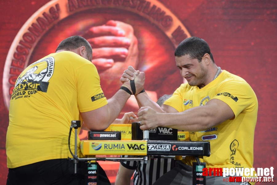 Zloty Tur 2015 by Mark Kazus - Right Hand # Armwrestling # Armpower.net