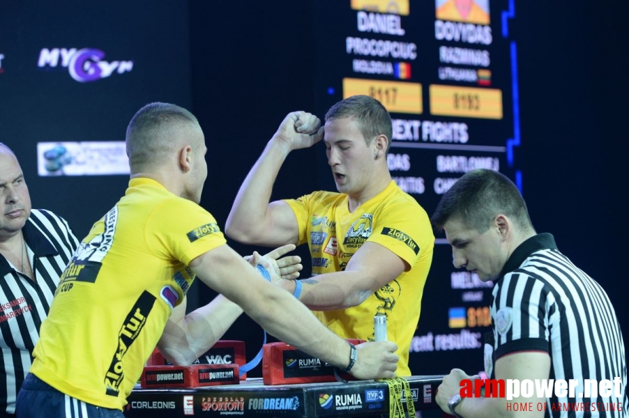 Zloty Tur 2016 - left hand by Mark Kazus # Siłowanie na ręce # Armwrestling # Armpower.net