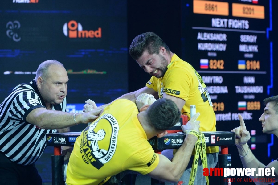 Zloty Tur 2016 - left hand by Mark Kazus # Armwrestling # Armpower.net