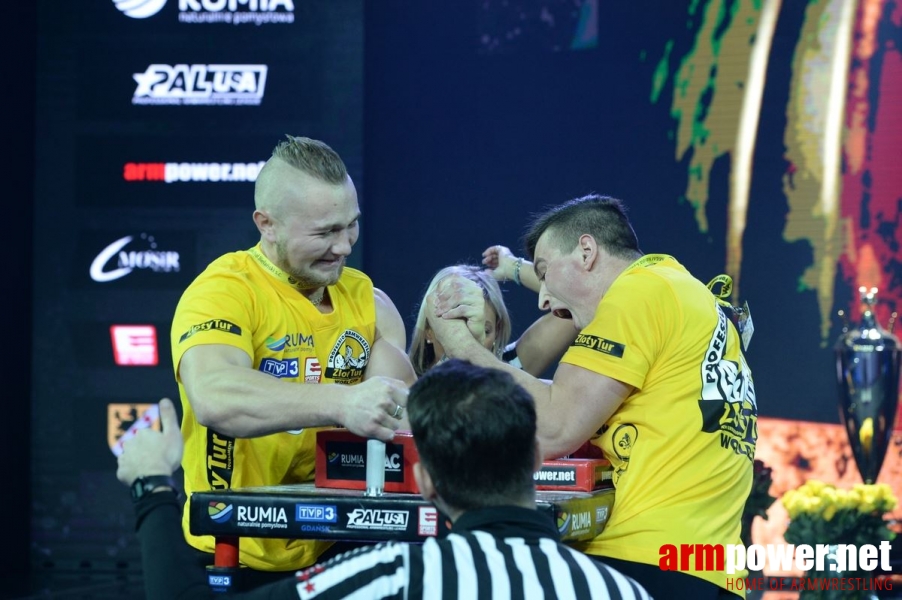 Zloty Tur 2016 - left hand by Mark Kazus # Armwrestling # Armpower.net