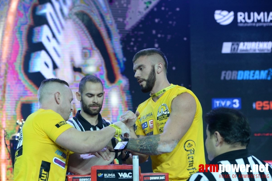 Zloty Tur 2016 - left hand by Mark Kazus # Armwrestling # Armpower.net