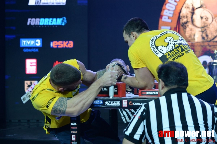 Zloty Tur 2016 - left hand by Mark Kazus # Armwrestling # Armpower.net