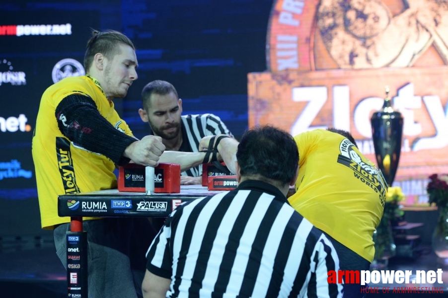 Zloty Tur 2016 - left hand by Mark Kazus # Armwrestling # Armpower.net