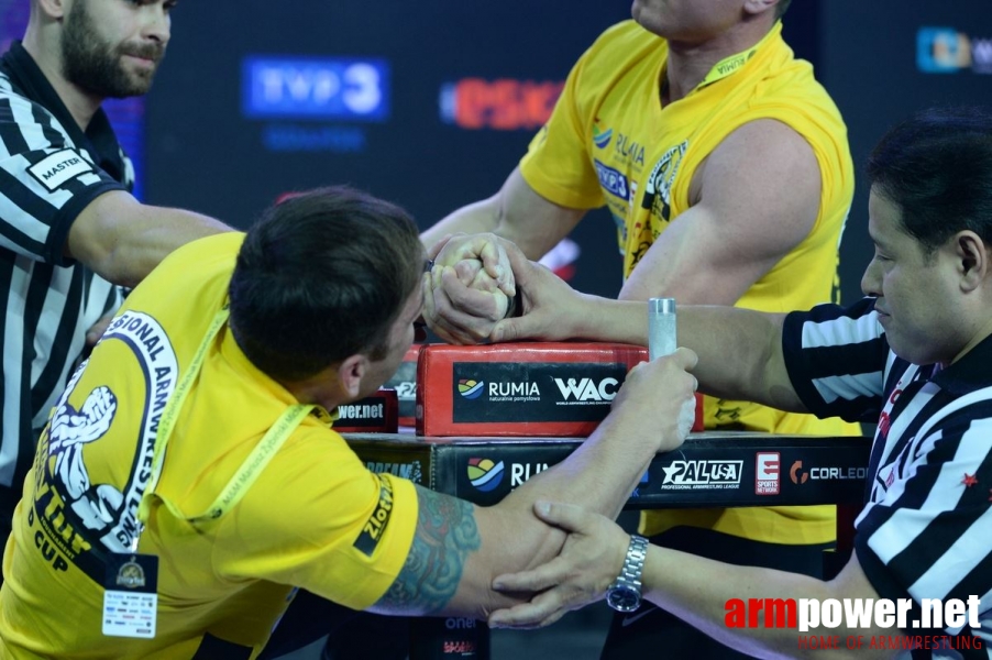 Zloty Tur 2016 - left hand by Mark Kazus # Armwrestling # Armpower.net