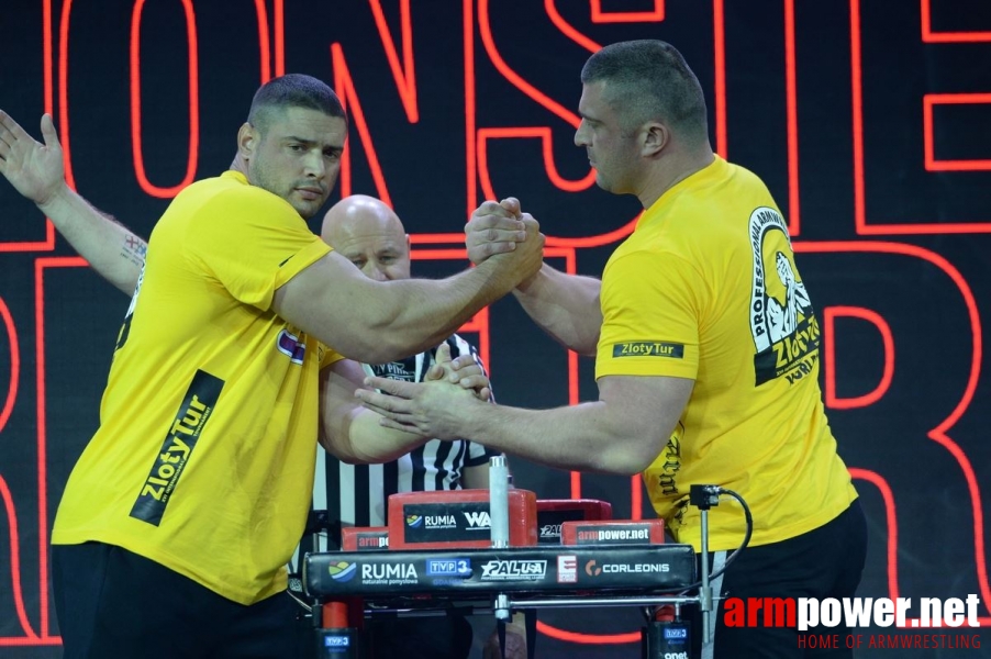 Zloty Tur 2016 - left hand by Mark Kazus # Armwrestling # Armpower.net