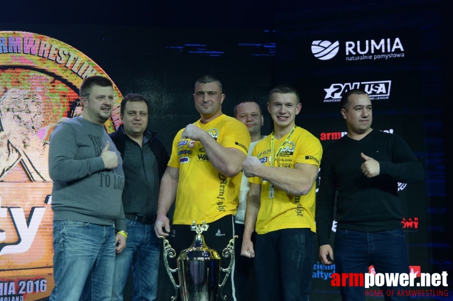 Zloty Tur 2016 - left hand by Mark Kazus # Armwrestling # Armpower.net