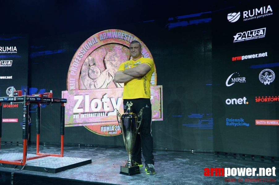 Zloty Tur 2016 - left hand by Mark Kazus # Armwrestling # Armpower.net