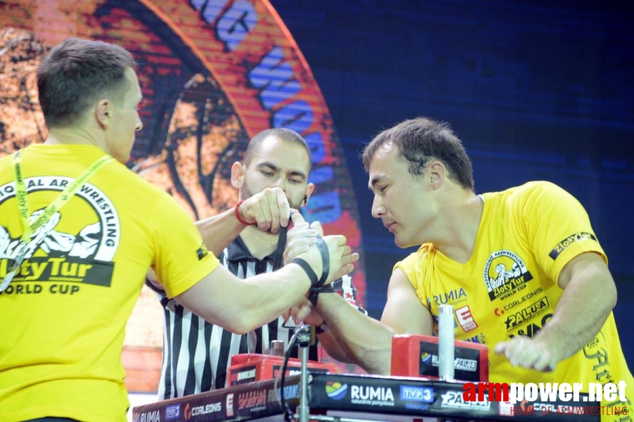 Zloty Tur 2016 - right hand # Siłowanie na ręce # Armwrestling # Armpower.net