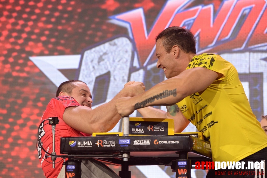 Armfight #48 - Bartosiewicz vs Tiete # Armwrestling # Armpower.net