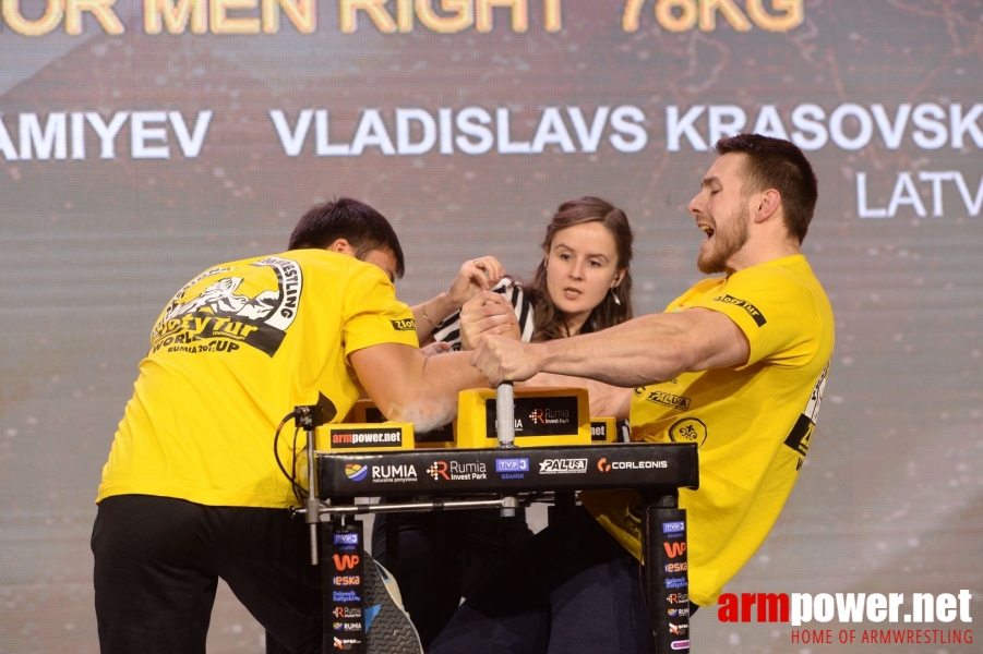 Zloty Tur 2017 - right hand finals # Siłowanie na ręce # Armwrestling # Armpower.net