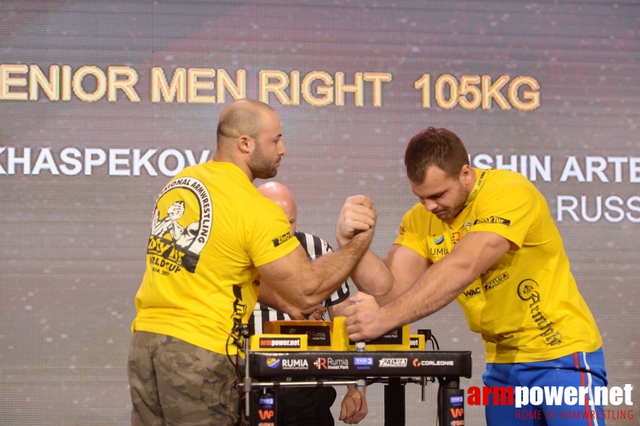 Zloty Tur 2017 - right hand finals # Armwrestling # Armpower.net