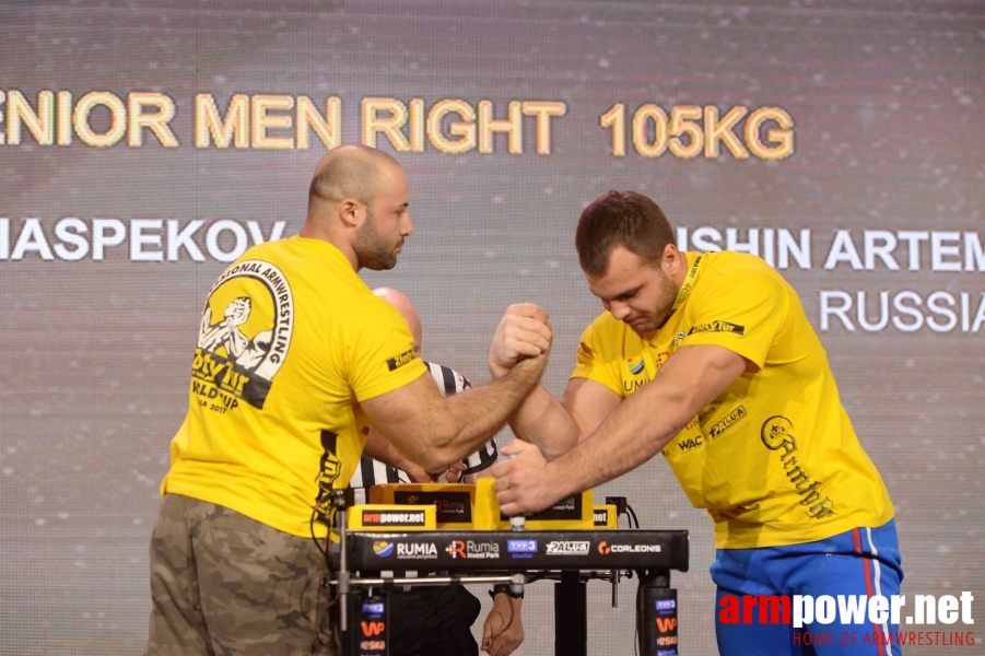 Zloty Tur 2017 - right hand finals # Armwrestling # Armpower.net