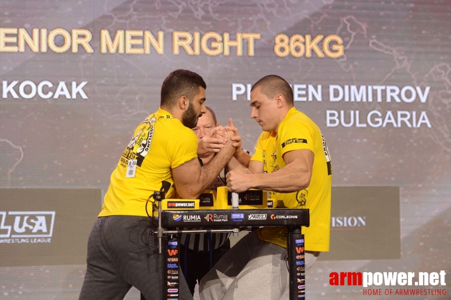 Zloty Tur 2017 - right hand finals # Armwrestling # Armpower.net