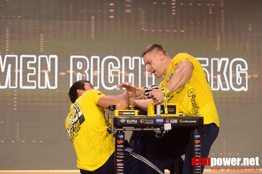 Zloty Tur 2017 - right hand finals # Armwrestling # Armpower.net