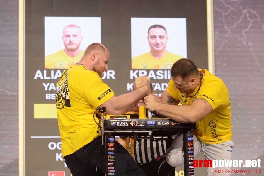 Zloty Tur 2017 - right hand finals # Armwrestling # Armpower.net