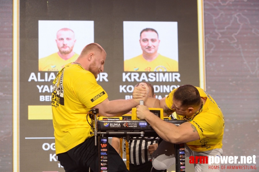 Zloty Tur 2017 - right hand finals # Armwrestling # Armpower.net