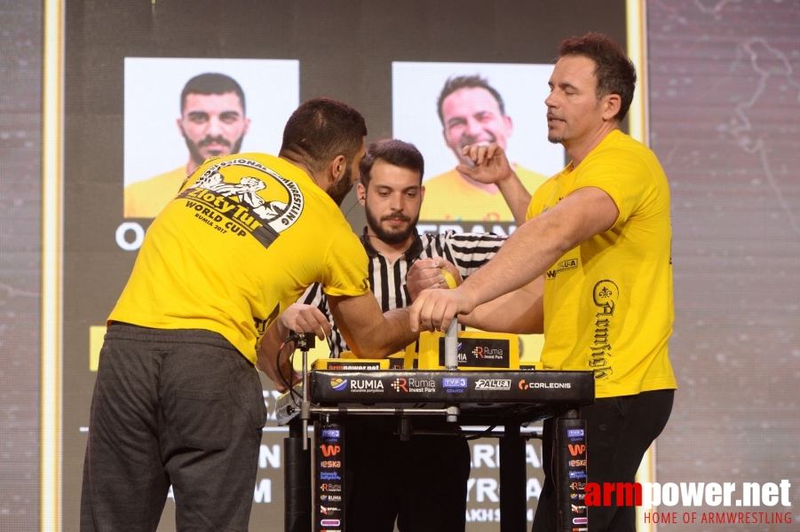 Zloty Tur 2017 - right hand finals # Armwrestling # Armpower.net