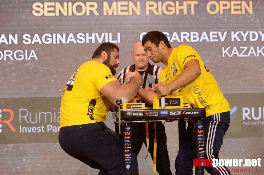 Zloty Tur 2017 - right hand finals # Armwrestling # Armpower.net