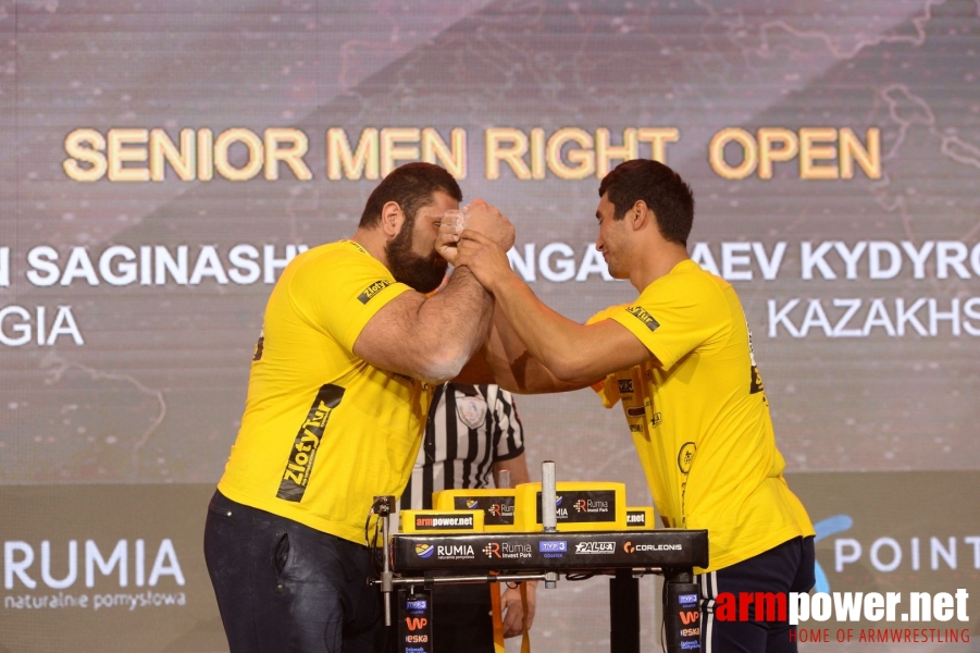 Zloty Tur 2017 - right hand finals # Armwrestling # Armpower.net