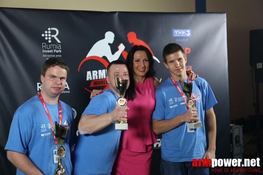 Anna Mazurenko with competitors - Disabled World Cup 2017 # Armwrestling # Armpower.net