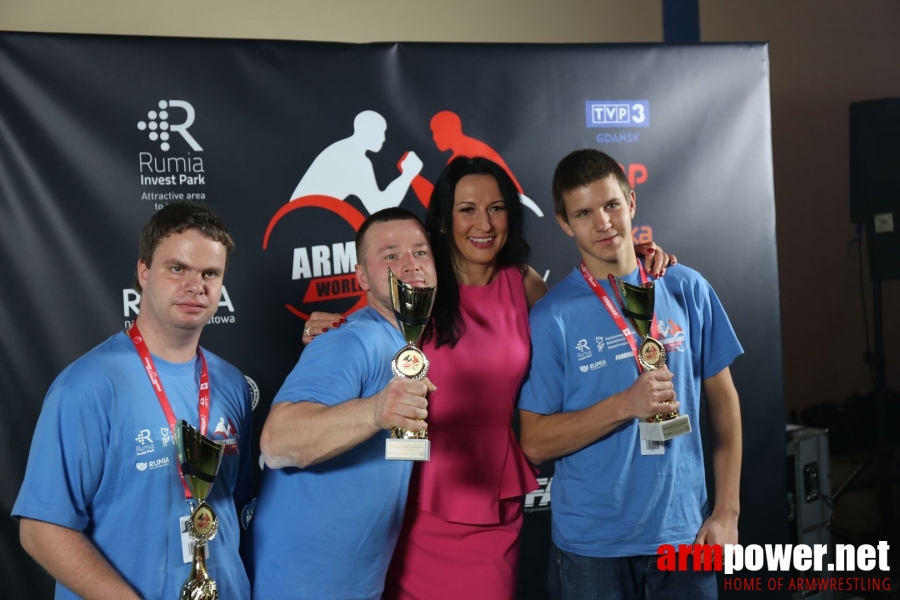 Anna Mazurenko with competitors - Disabled World Cup 2017 # Armwrestling # Armpower.net