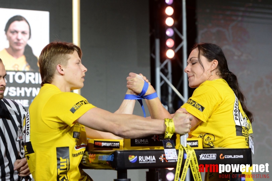 Zloty Tur 2017 - left hand eliminations # Armwrestling # Armpower.net