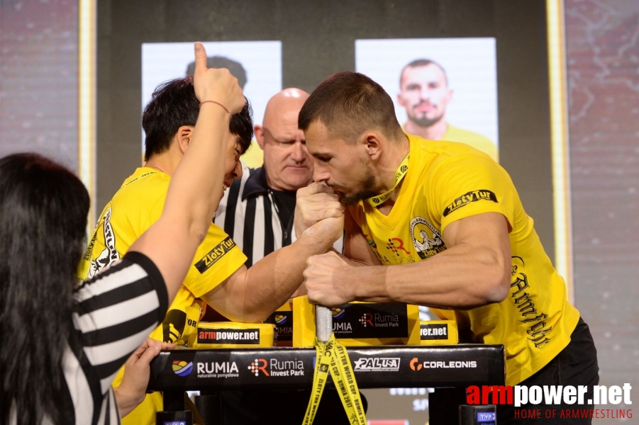 Zloty Tur 2017 - right hand eliminations # Armwrestling # Armpower.net