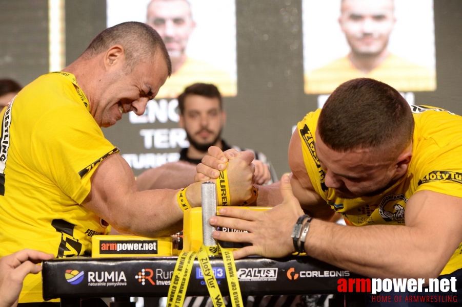 Zloty Tur 2017 - right hand eliminations # Armwrestling # Armpower.net