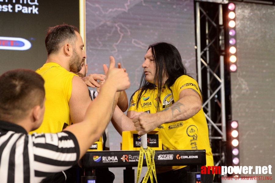 Zloty Tur 2017 - right hand eliminations # Armwrestling # Armpower.net