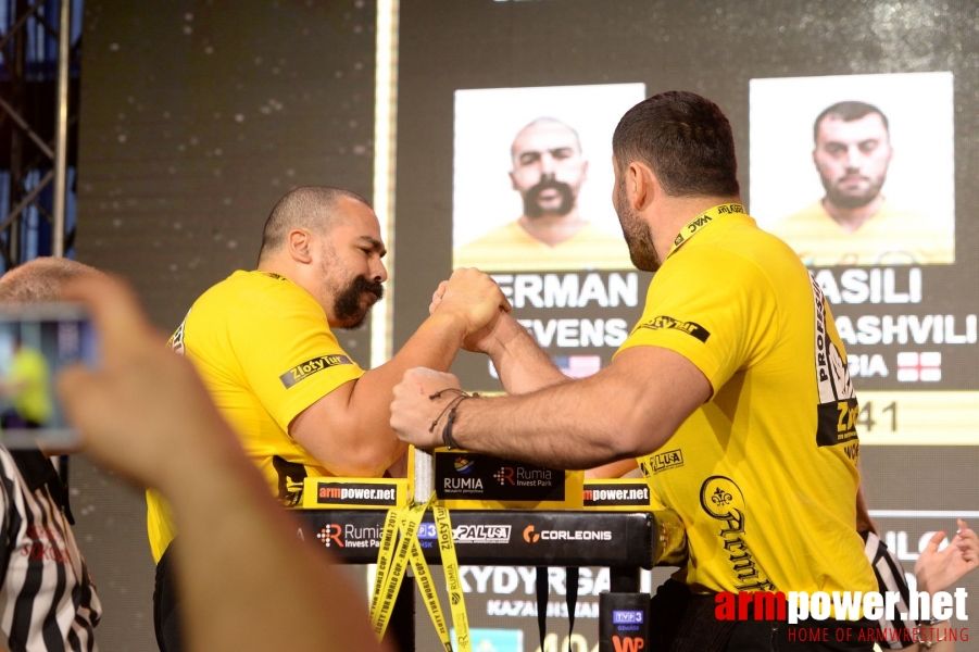 Zloty Tur 2017 - right hand eliminations # Armwrestling # Armpower.net