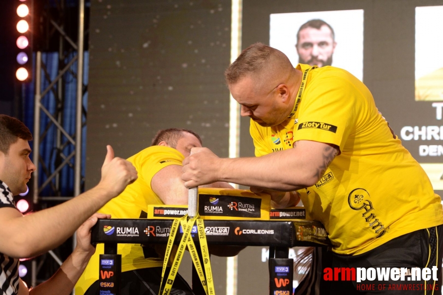 Zloty Tur 2017 - right hand eliminations # Armwrestling # Armpower.net