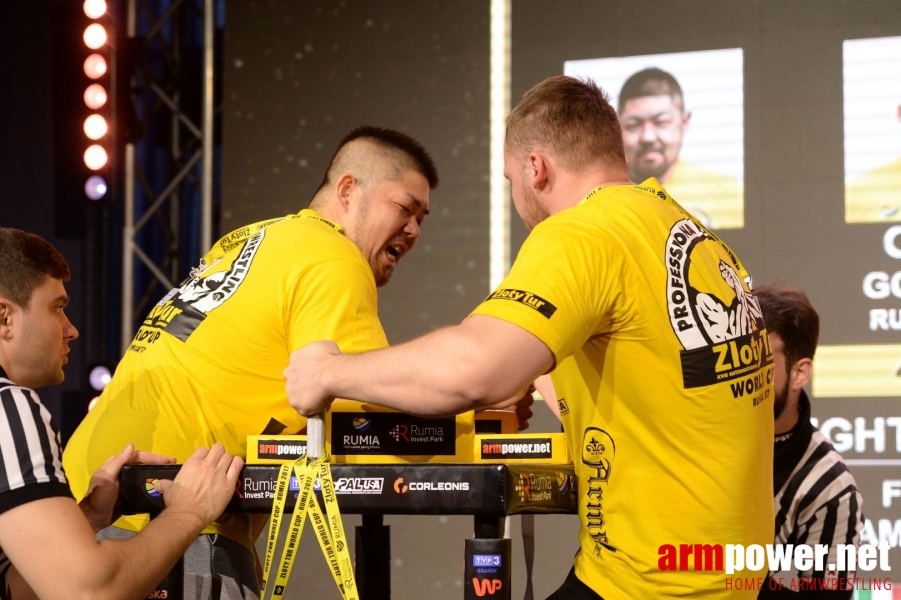 Zloty Tur 2017 - right hand eliminations # Armwrestling # Armpower.net